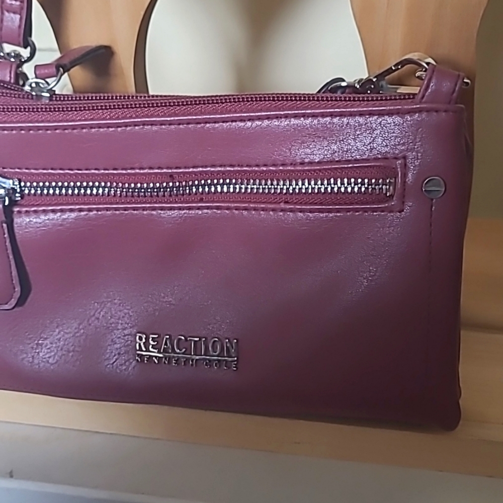 Kenneth Cole Wristlet / Shoulder Bag